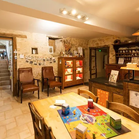 Holiday home Sejour Groupe Nature,convivialite Lalbenque