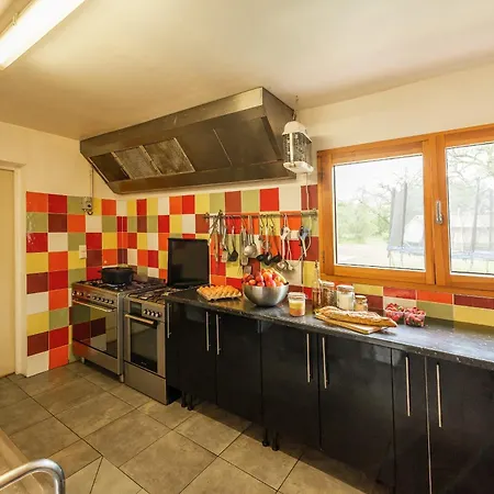 Holiday home Sejour Groupe Nature,convivialite Lalbenque